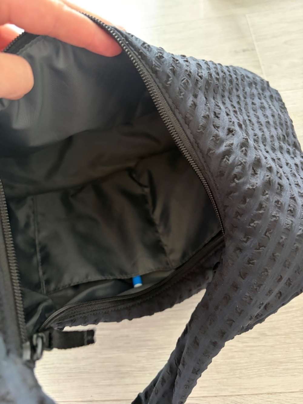 Black shoulder bag - Picture 2 of 3
